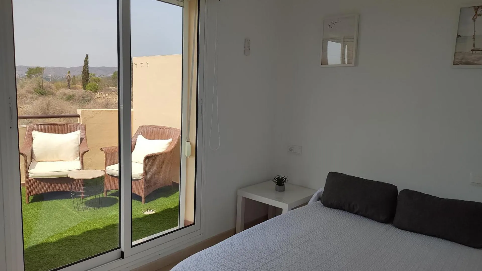 Aires De Valle-Niza contacts